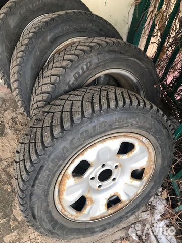 Goodyear UltraGrip 215/65 R16