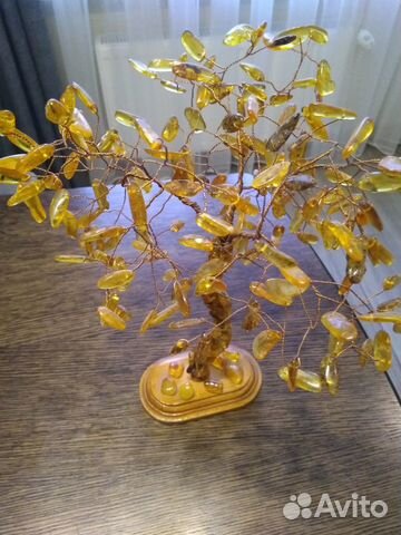 Дерево из янтаря