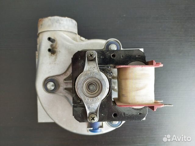 Вентилятор Buderus Logamax U052-24k