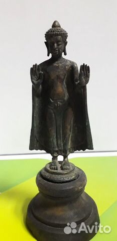 Старинная буддистская статуэтка