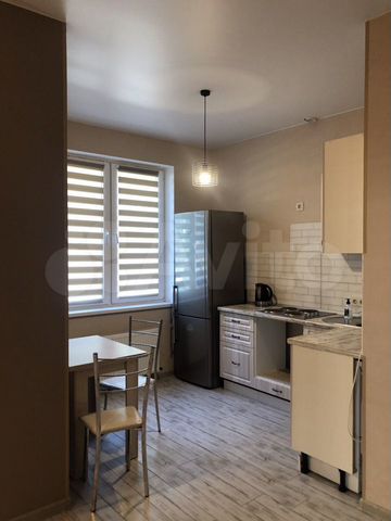 2-к. квартира, 48 м², 1/19 эт.