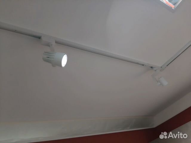 Светильник потолочный трековый