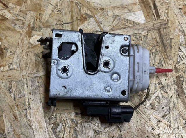 Замок двери Audi A8 D2