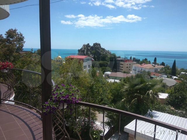 Дом 218 м² на участке 4,3 сот.