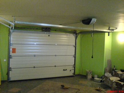 Секционные ворота