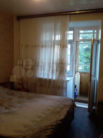 2-к. квартира, 55 м², 2/4 эт.