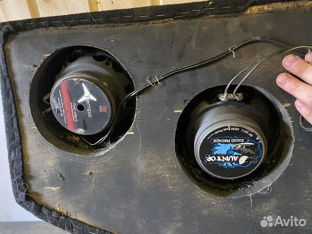 Продам колонки с полкой в сборе на приору