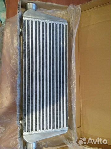 Интеркулер 700 230 65 выхода 57мм, ядро 550 230 65