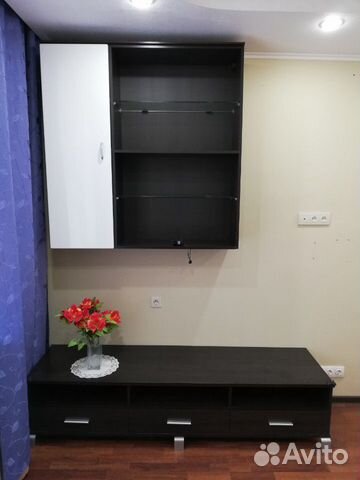Продам тумбу под тв в сборе с навесными полками