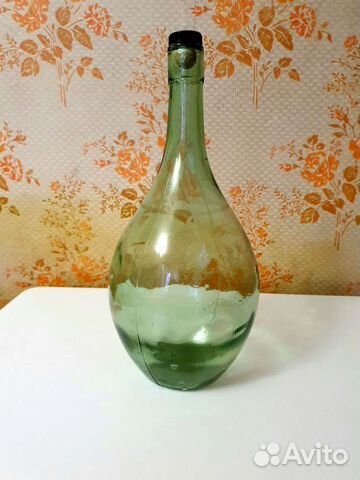 Бутыль 2 литра. Бутылка с виноделом 1 литр