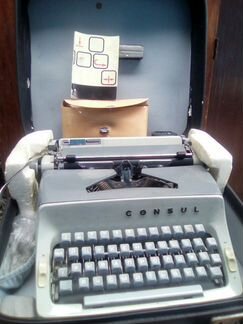 Пишущая машинка Consul
