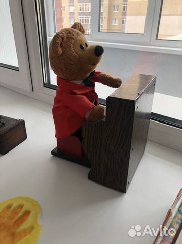 Медведь сувенирный поющий