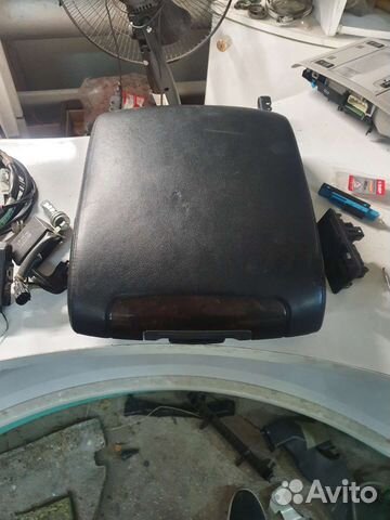 Подлокотник