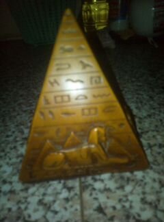 Статуэтка пирамида из Египта