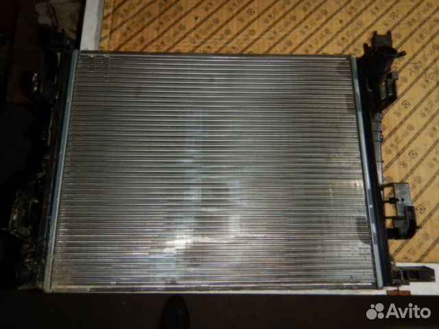 Радиатор охлаждения Renault / LADA