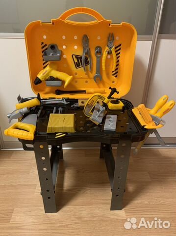 Набор инструментов игрушечный и верстак