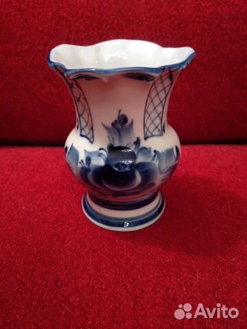 Гжель разная. Ваза, салфетница, статуэтки