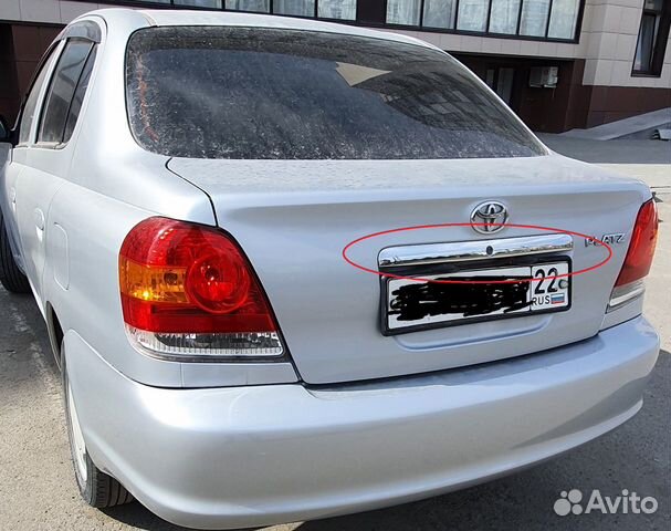 Молдинг багажника тойота платц