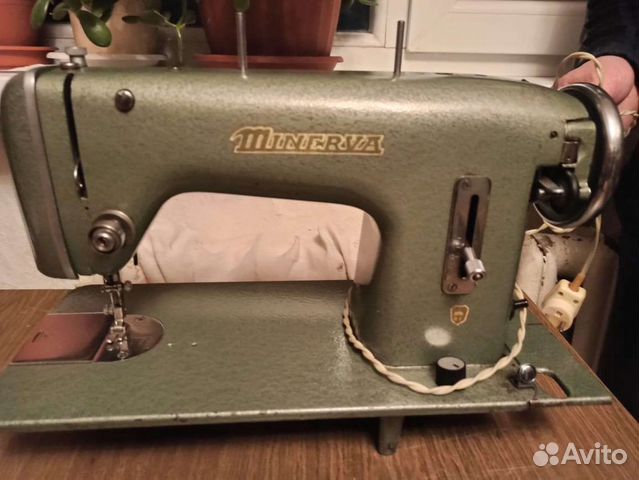Швейная машина Минерва 124