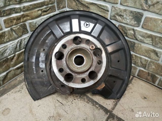 Кулак поворотный задний правый Mercedes-Benz