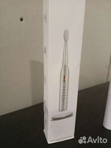 Новая электрическая зубная щётка