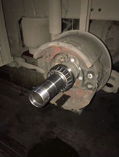 Автослесарь в грузовой автосервис