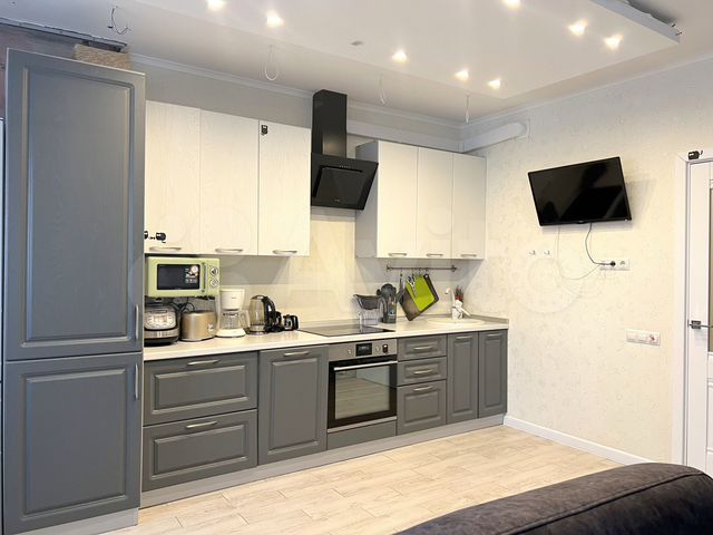 1-к. квартира, 42 м², 8/17 эт.