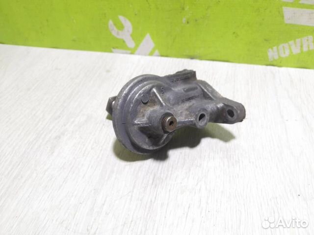 Кронштейн масляного фильтра Фольксваген Пассат Б3