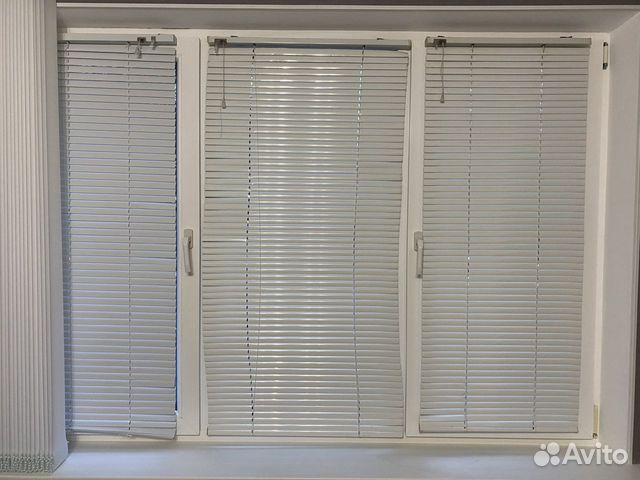Жалюзи на окна б/у