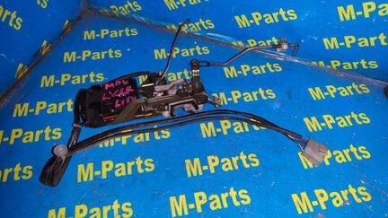 Замок двери передний правый Mazda Mpv LV5W lvlr