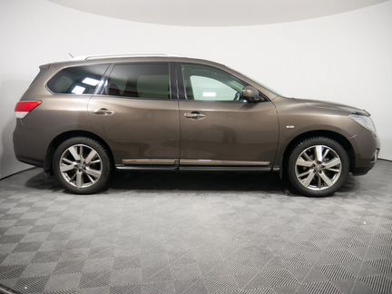 Nissan Pathfinder, 2014