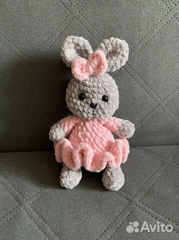Игрушка заяц амигуруми