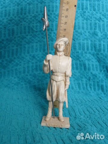 Статуэтка рейтера охраны Папы Римского