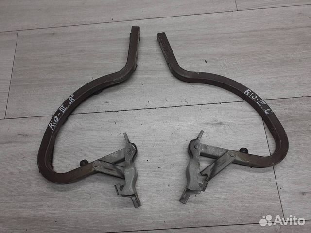 Петля багажника Kia Rio 3