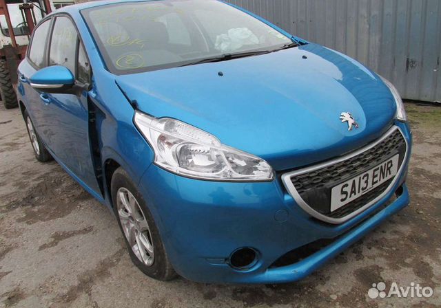 Peugeot 208 2014г на запчасти