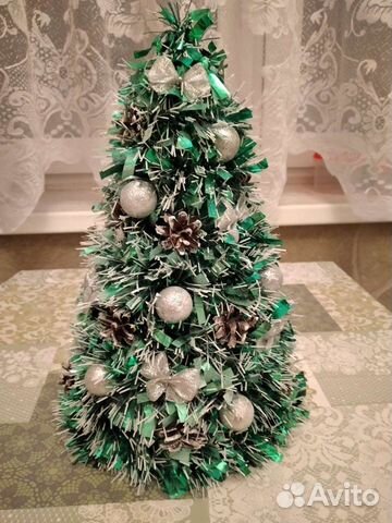 Новогодние елочки и рождественские веночки