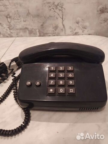 Старый телефон СССР кнопочный