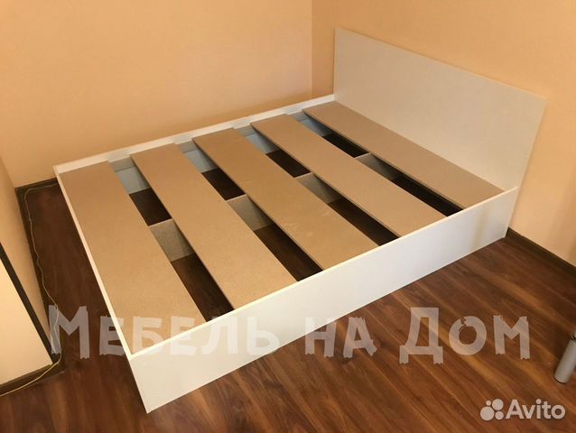 Кровать