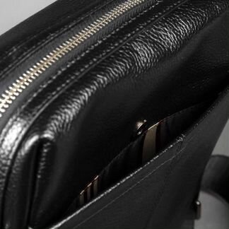 Черная мужская сумка