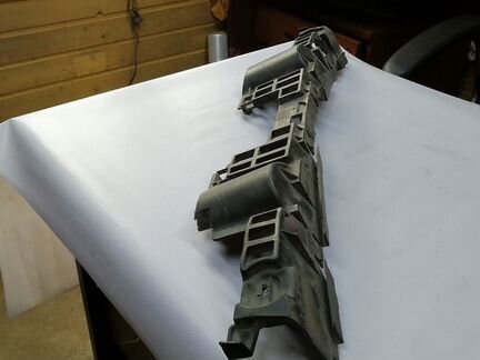 Кронштей переднего бампера передний Opel Astra H