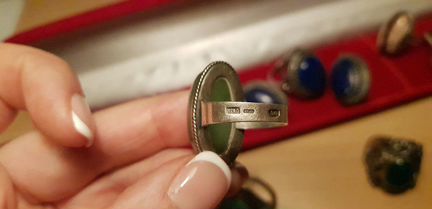 Кольцо светлый нефрит Урал серебро