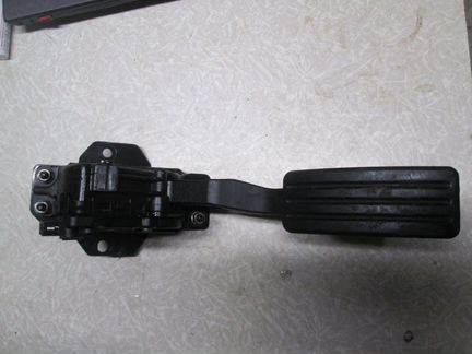 Педаль газа Nissan Almera G15, МКПП 8200386506D