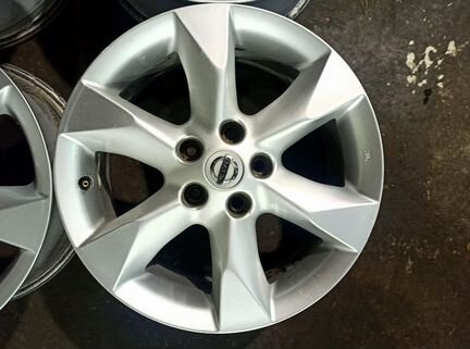 Диски бу оригинал R17 C на Nissan