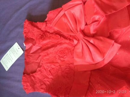 Платья новые и костюм 110 рост