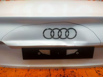 Крышка багажника Audi A4 5 B9 2015-Нв