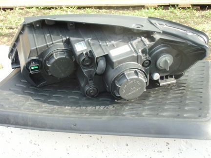 Фара головного освещения