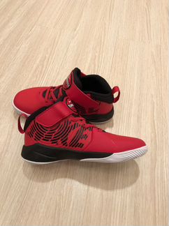 Кроссовки Nike Teamhustle 32