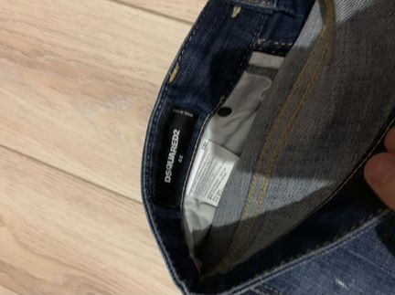 Джинсы dsquared2