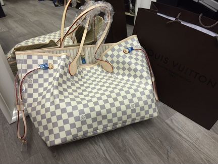 Женская сумка Louis Vuitton шашка белая 40 см люкс