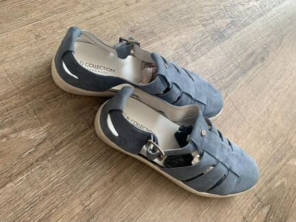 Закрытые босоножки TJ Collection летние туфли